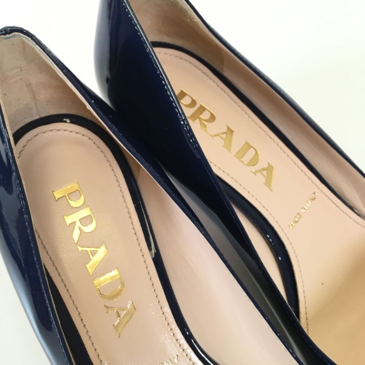 Prada Patent Pumps, Sz 35.5 - Luxe Du Jour