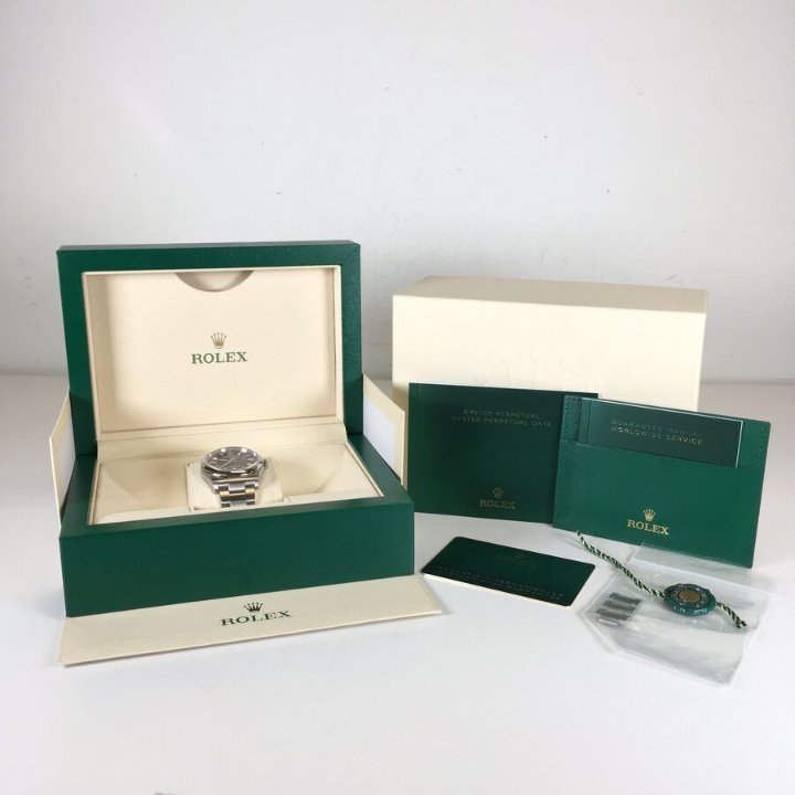 Rolex Perpetual 36 Oyster Perpetual - Luxe Du Jour