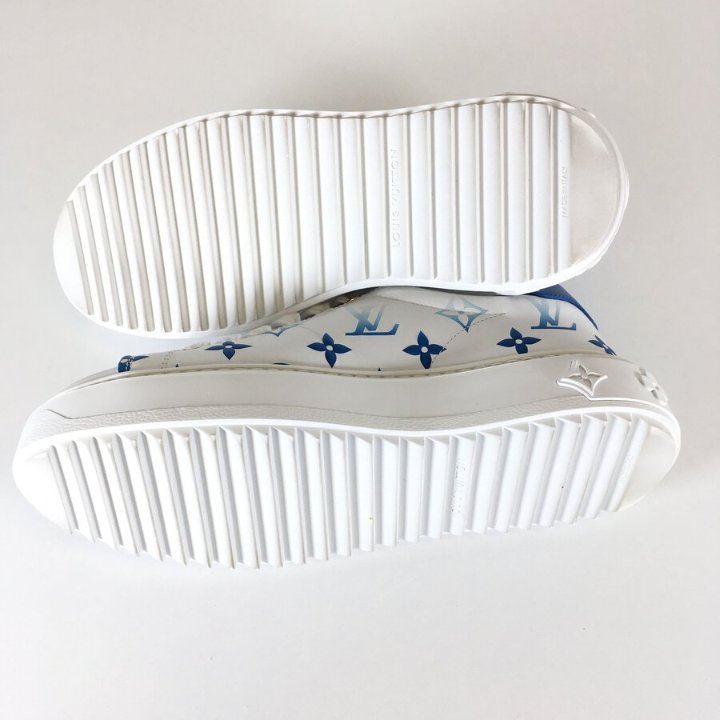Louis Vuitton Sneaker - Luxe Du Jour