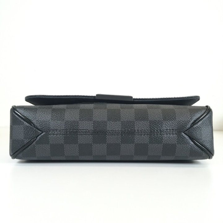 正規 LOUIS VUITTON LV Bahia Brazil 620O▲ Louis Vuitton District Messenger Bag - Luxe Du Jour