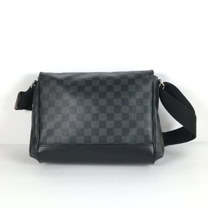 Louis Vuitton Messenger - Luxe Du Jour