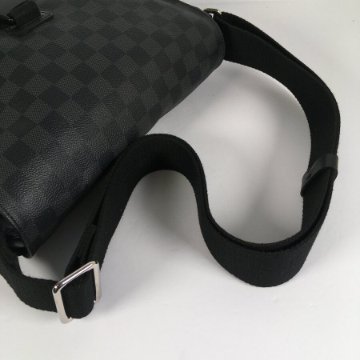 Louis Vuitton Messenger - Luxe Du Jour