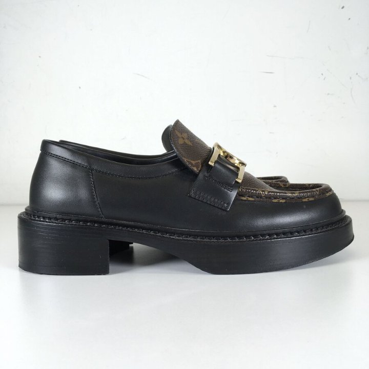 Louis Vuitton Academy Loafers - Luxe Du Jour