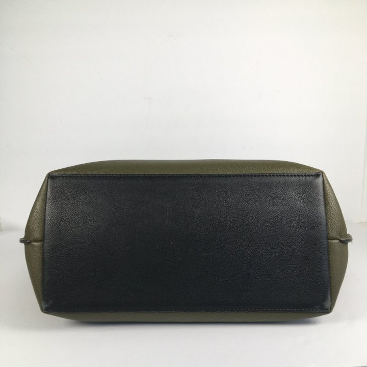 Louis Vuitton LockMe Go Tote - Luxe Du Jour