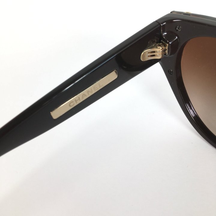 【K2010】CHANEL正規品Cat Eye Sunglasses新品 CHANEL Sunglasses: Cat Eye Sunglasses, acetate & strass