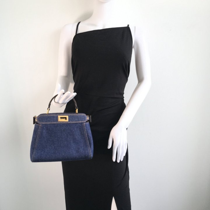 【FENDI】Peekaboo Mini デニム調レザー ショルダーバッグ Fendi Denim Peekaboo Mini - Luxe Bag Rental
