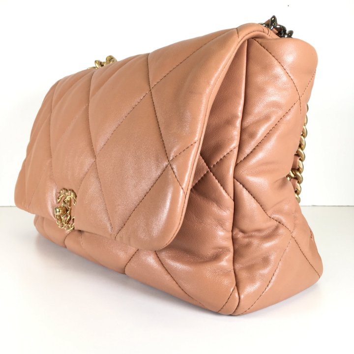 シャネル シャネル19 マキシ Chanel 19 Maxi Flap - Luxe Du Jour