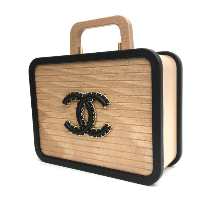 【CHANEL】Chanel Vanity Case 17cm★シャネル【ランク:A】 Chanel Wooden Vanity Case - Luxe Du Jour