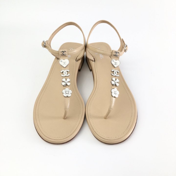 Chanel Thong Sandals Sz 39.5 - Luxe Du Jour
