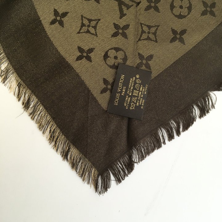 SALE❗️SALE(LOUIS VUITTON❗️)シルクスカーフ正規品 Louis Vuitton Silk Scarf - Luxe Du Jour