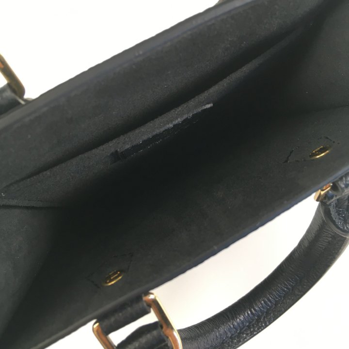 Louis Vuitton Petit Sac Plat - Luxe Du Jour