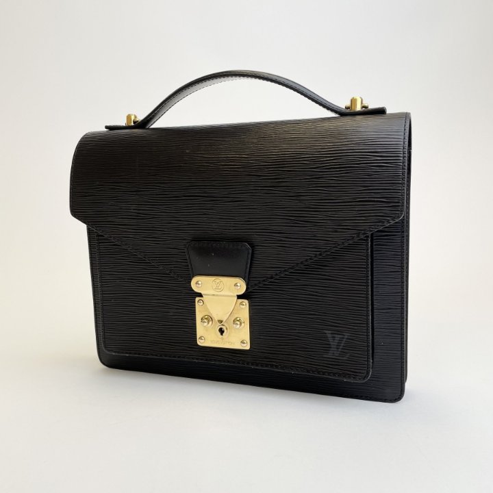 ショルダーバッグ・ポシェット LOUIS VUITTON Monceau Distorted bag Louis Vuitton Green EPI Distorted Monceau Shoulder Bag