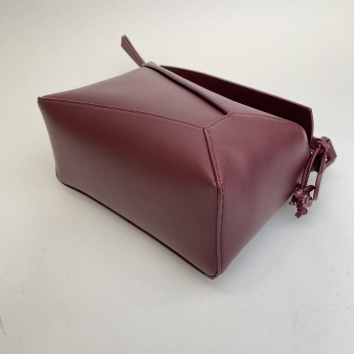 25SS new/LOEWE パズルフォールドレザークラッチ Bag Burgundy 25SS new/LOEWE パズルフォールドレザークラッチ Bag Burgundy