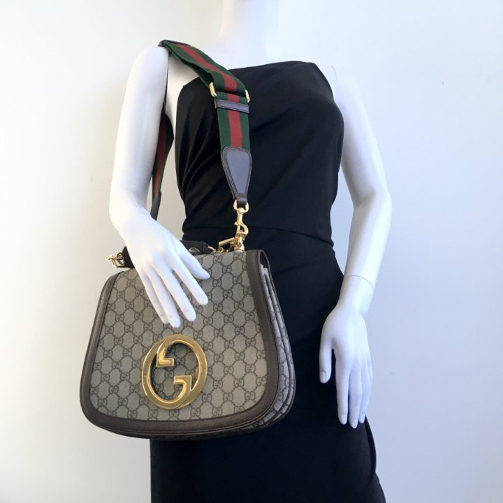 ハンドバッグ Gucci Gucci Blondie' medium handbag Gucci Blondie woven medium top handle bag in natural woven