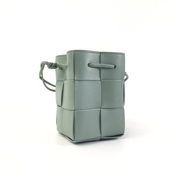 【BOTTEGA VENETA】CASSETTE BUCKET BAG MINI Bottega Veneta 'Cassette Mini' bucket bag | Women's Bags