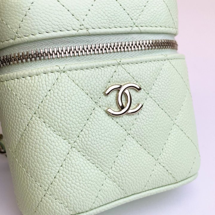 JUN様 Chanel Mini Vanity Bag - Luxe Du Jour