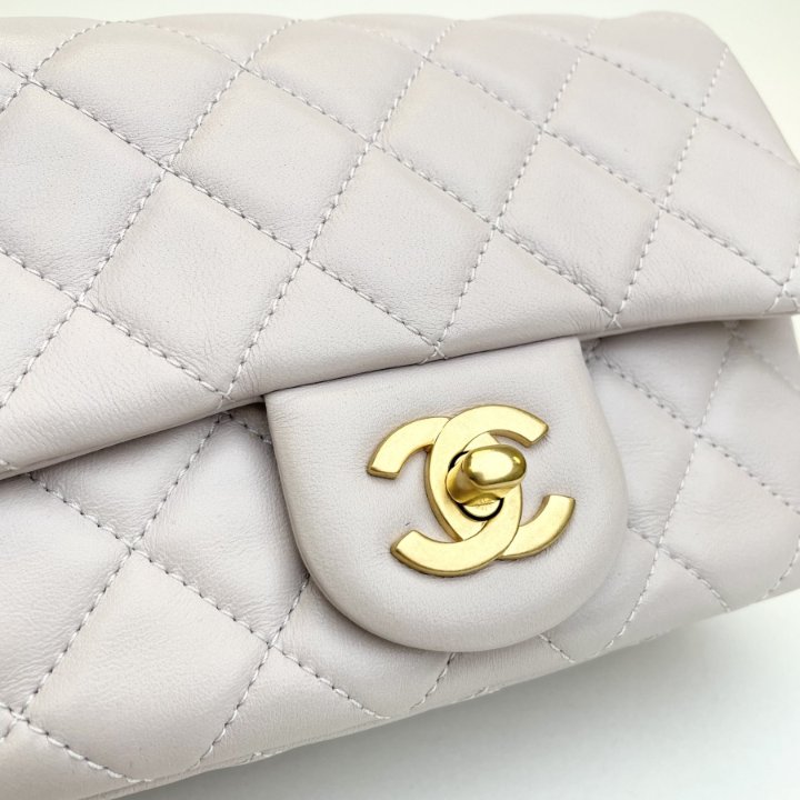 まーくん CHANEL Chanel Mini Square Pearl Crush Lilac Lambskin GHW - Luxe Du Jour