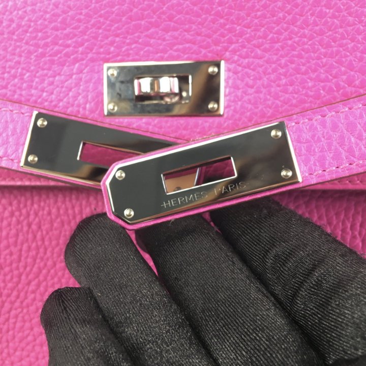 Hermes Kelly 28 Magnolia Clemence - Magenta Purple Handbag