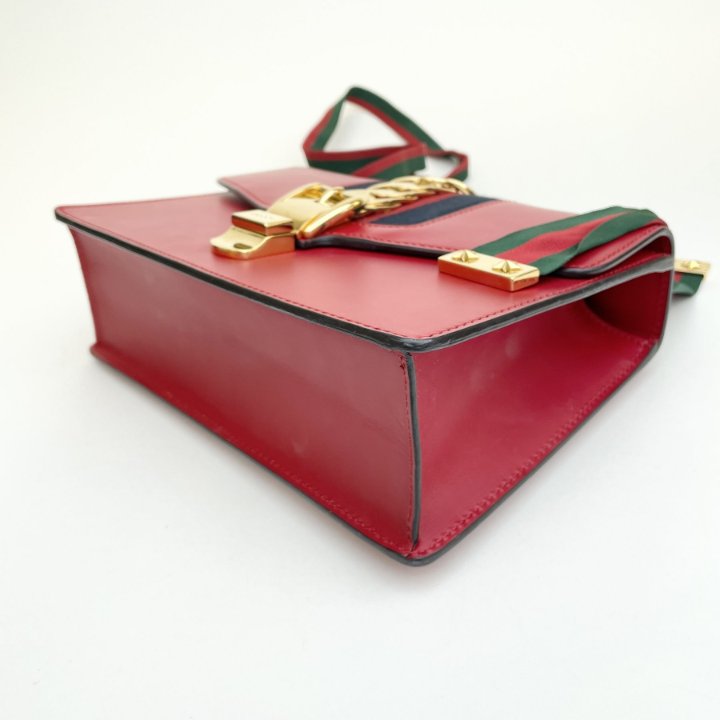【GUCCI】Gucci sylvie shoulder bag★グッチ【ランク:Ａ】 Gucci Sylvie Shoulder Bag - Luxe Du Jour