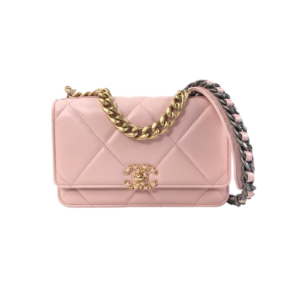 CHANEL バック　CARTE D'AUTHENTICITE CHANEL（シャネル）のシリアルナンバーから製造年・年代を調べ