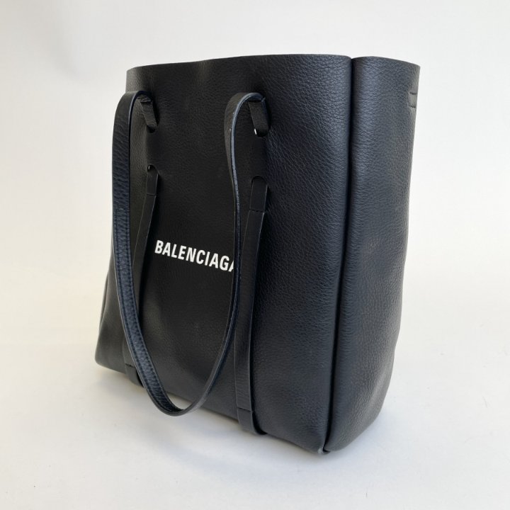 現地価格◎EXPRESS便可★BALENCIAGA EVERYDAY 2.0 TOTE L BALENCIAGA EVERYDAY(バレンシアガ エブリデイ) トートバッグ