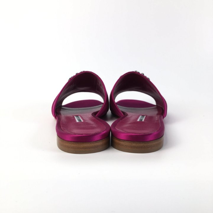 サンダル・ミュール Manolo Blahnik Martamod Flat Purple HANGISIFLAT | Purple Satin Jewel Buckle Flat Pumps | Manolo