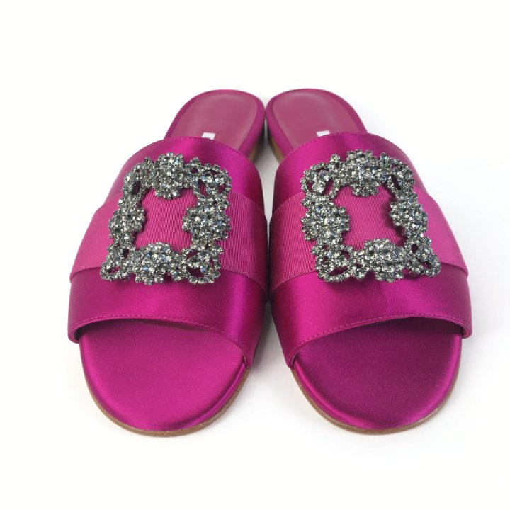 サンダル・ミュール Manolo Blahnik Martamod Flat Purple MARTAMOD | Pink Satin Jewel Buckled Flat Sandals | Manolo