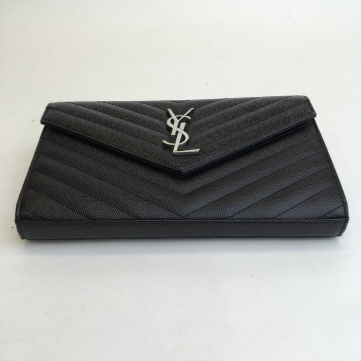 【SAINT LAURENT】ENVELOPE CHAIN WALLET Saint Laurent Envelope Monogram Matelassé Leather Wallet-On