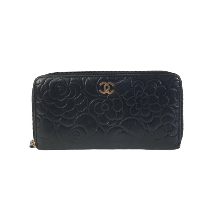 CHANEL / 【新品】ウォレット Chanel Black Patent Leather Long Wallet ref.2765167 - Joli Closet