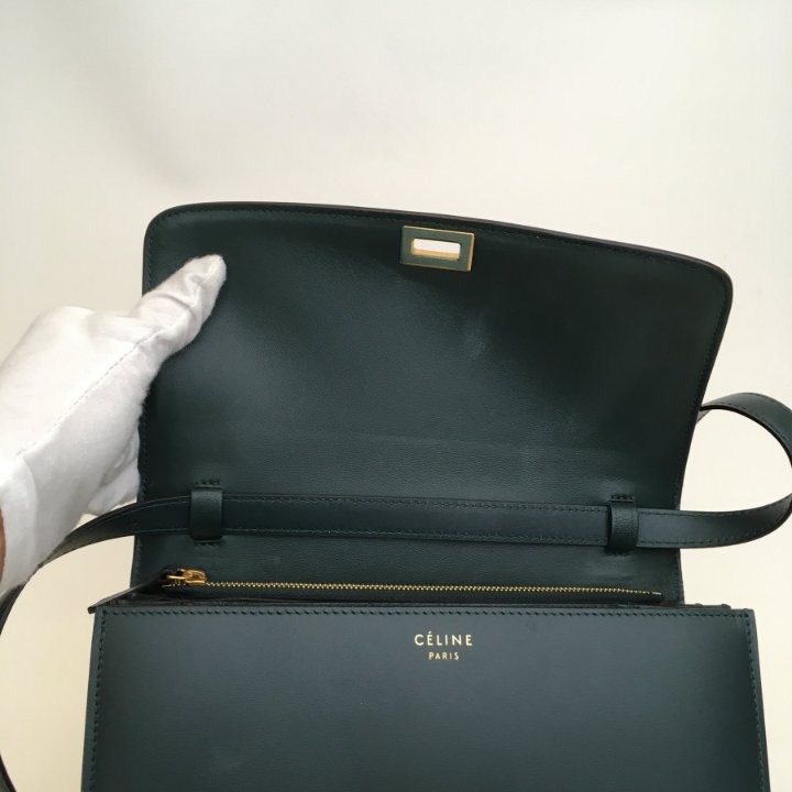 セリーヌ CLASSIC BOX BAG BLACK PD1584 Explore a Celine Black Leather Medium Classic Box Bag