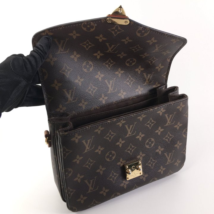 Louis Vuitton Pochette Metis - Luxe Du Jour