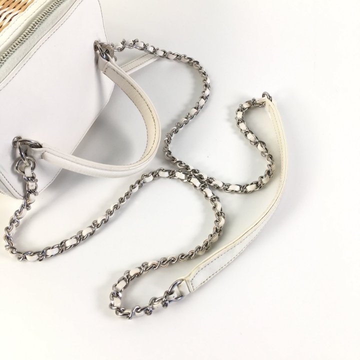 Chanel Raffia Vanity Small White Raffia - Luxe Du Jour