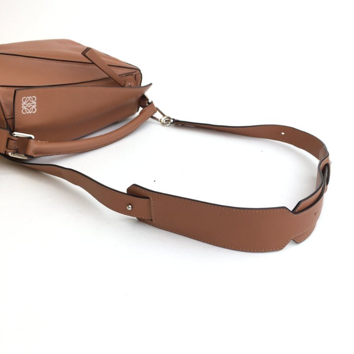 1DR エンベリッシュド フォルドオーバー トップ ミニ シ Loewe Puzzle Small Bag - Luxe Du Jour