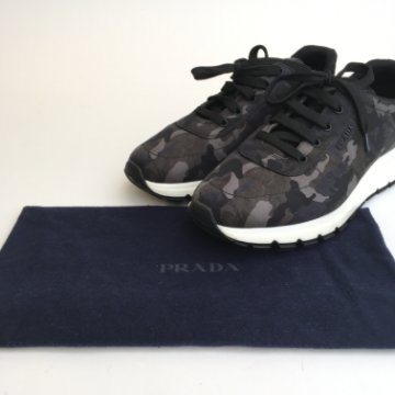 スニーカー PRADA 2EE394FG000.Y5T Sneakers PRADA(プラダ) ローカットスニーカー 4E3494 ブラック サイズ 6