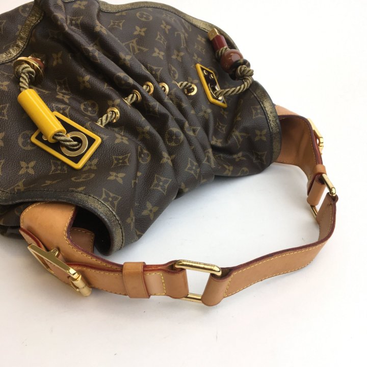 バッグ madonna Louis Vuitton Madonna Kalahari Bag - Luxe Du Jour