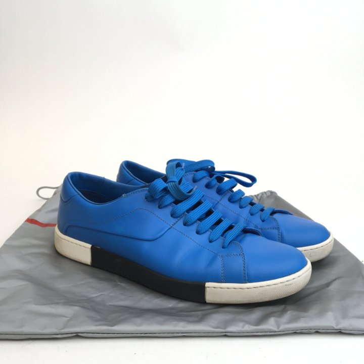 Prada Sneakers Sz 42 - Luxe Du Jour