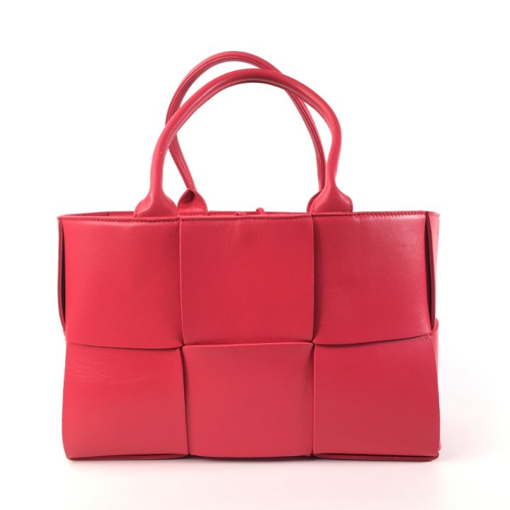 ★BOTTEGA VENETA★ Arco Tote Bag Porridge 729044V2FY19796 72 Bottega Veneta Medium Arco Tote Bag | Neiman Marcus
