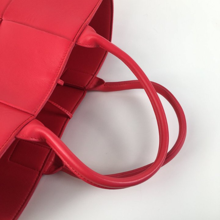 BOTTEGA VENETA正規品/送料関税込み MICRO ARCO TOTE BAG Bottega Veneta Tote Bag