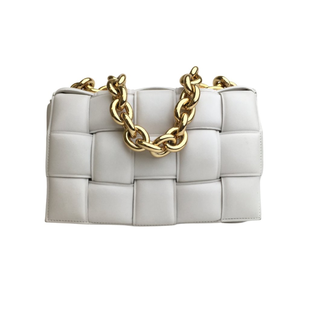 ☆Precious掲載☆BOTTEGA VENETA 23SS新作 SMALL CASSETTE Bottega Veneta® Small Cassette in Parakeet. Shop online now.
