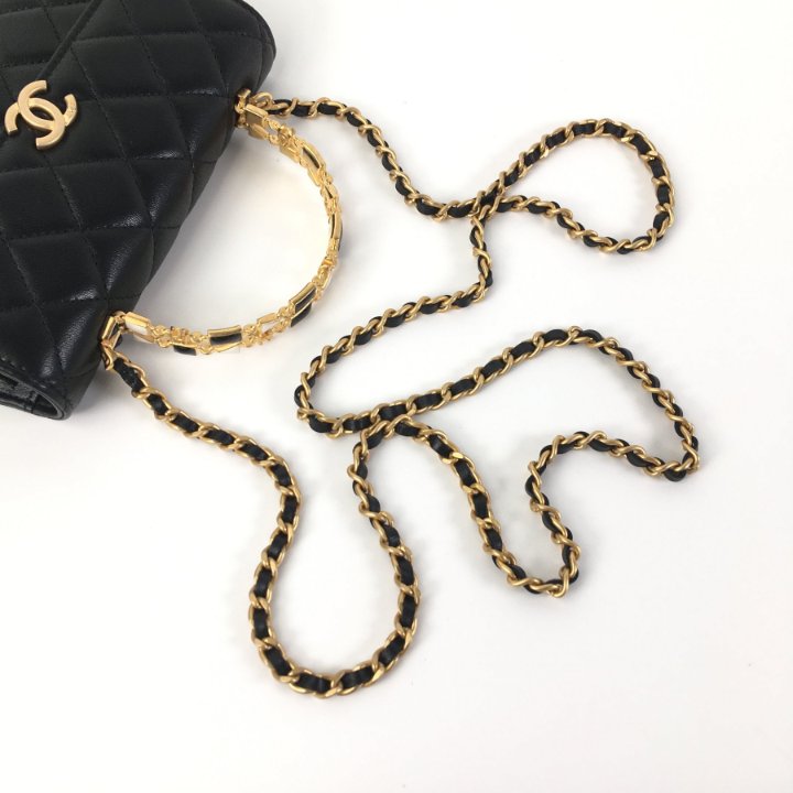 【Chanel】シャネル★phone holder★フォンホルダー★チェーン付 Chanel Phone Holder with Chain – Elegant Boutique