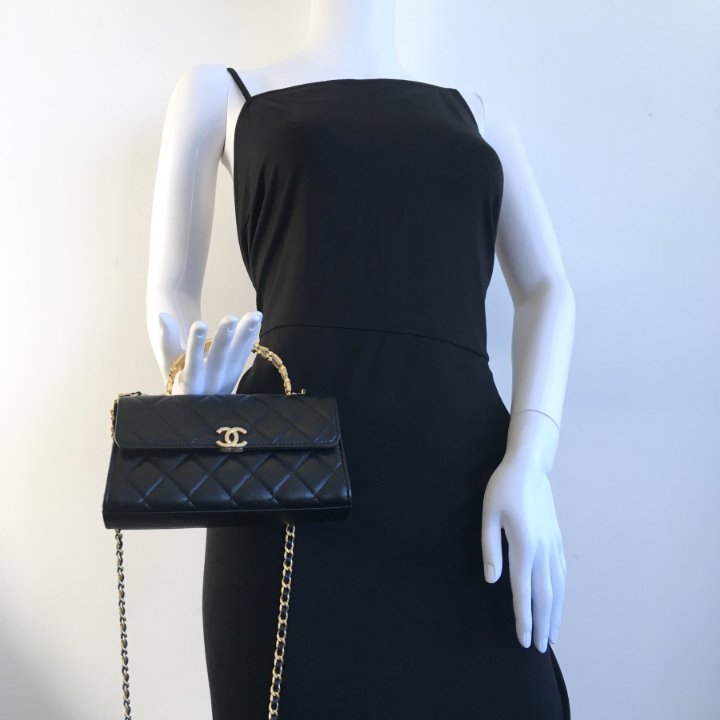 CHANEL ブラック ミトン 手袋 Vステッチ トップハンドル フラップバッグ ブラック/ゴールド