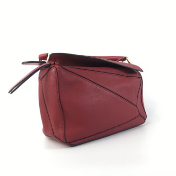 Puzzle Edge メタリックテクスチャードレザー バッグ(ゴールド) Loewe Puzzle Edge Top Handle Bag | Liberty
