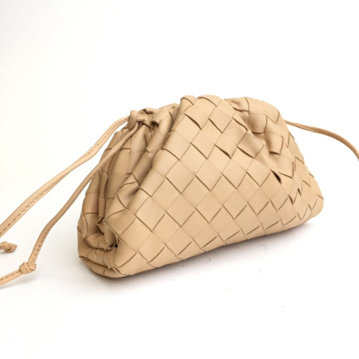 25SS new/BOTTEGA VENETA Andiamoレザーポーチ Poach Beige 25SS new/BOTTEGA VENETA Andiamoレザーポーチ Poach Black