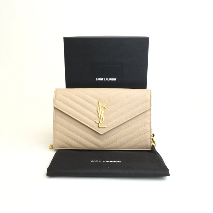 【 SAINT LAURENT 】ウォレット a2878 Black 'Cassandre' wallet with chain Saint Laurent - Vitkac AS