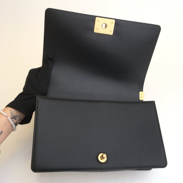 Chanel Boy Bag New Medium - Luxe Du Jour
