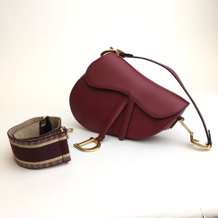【落ち着きのあるダークレッド！】DIOR Saddle バッグ 落ち着きのあるダークレッド！】DIOR Saddle バッグ (Dior