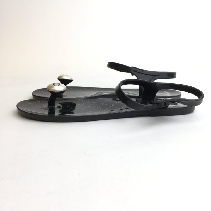 Chanel CC Pearl Jelly Sandals Sz 40 - Luxe Du Jour