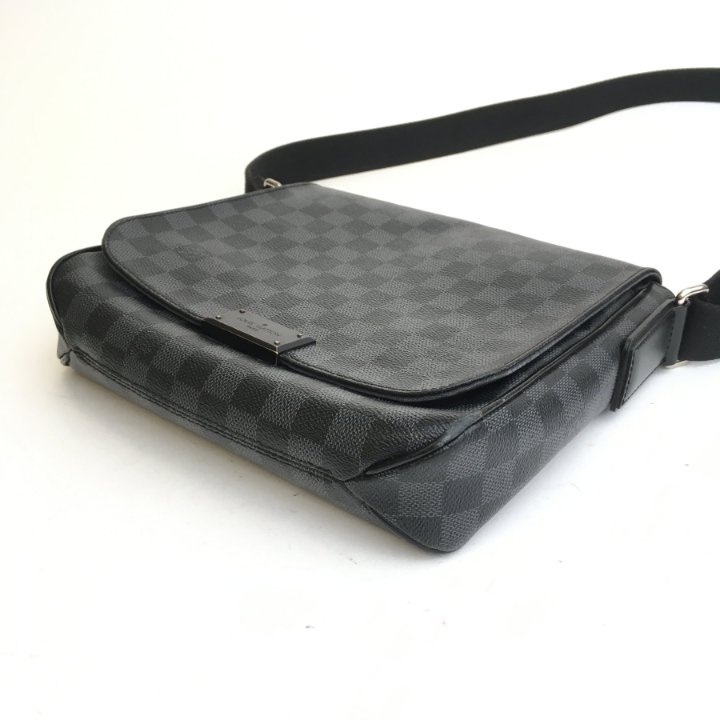Louis Vuitton District Messenger Bag PM - Luxe Du Jour