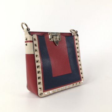 【Valentino】ROCKSTUD ZIP UP MESSENGER BAG◆6Y2B0704TED Valentino Garavani Rockstud Zip Up Messenger Bag – ZAP