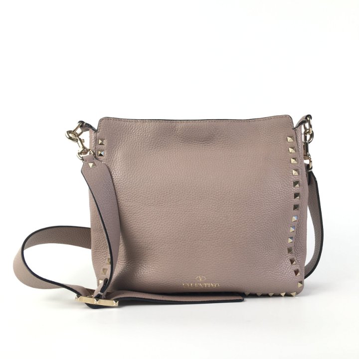 ショルダーバッグ LARGE ROCKSTUD MESSENGER BAG Valentino Rockstud Messenger Bag - Luxe Du Jour